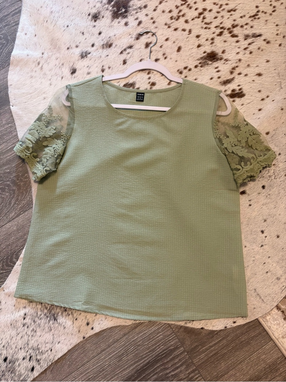 Kensie Green Lace Sleeve Textured Top